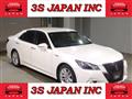 2013 Toyota Crown Hybrid
