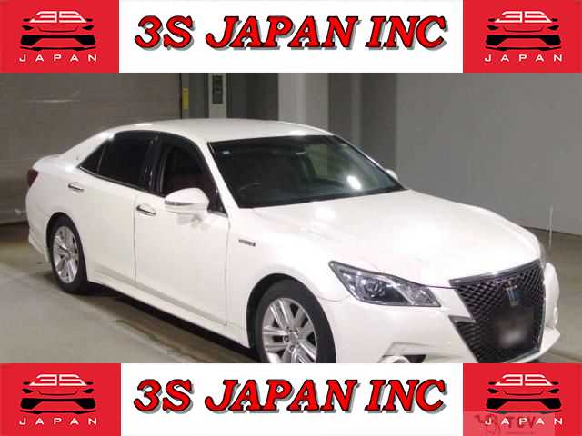 2013 Toyota Crown Hybrid