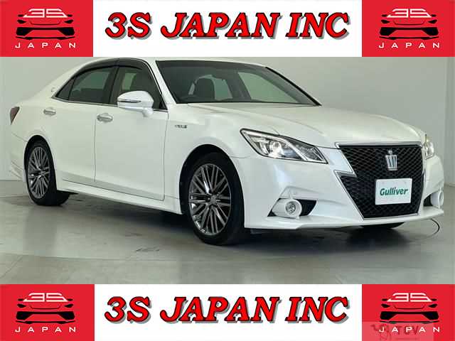 2013 Toyota Crown Hybrid