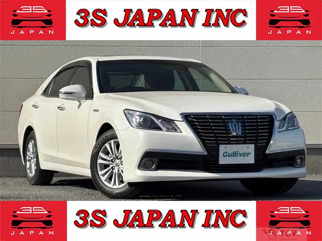 2013 Toyota Crown Hybrid