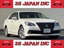 2013 Toyota Crown Hybrid