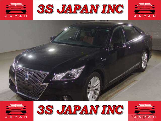 2013 Toyota Crown Hybrid