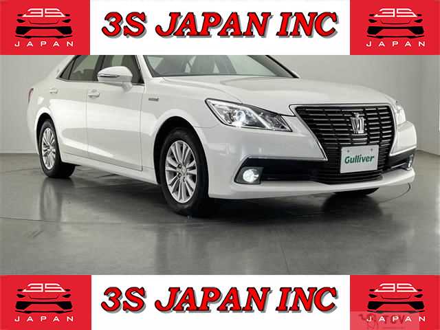 2013 Toyota Crown Hybrid