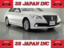 2013 Toyota Crown Hybrid