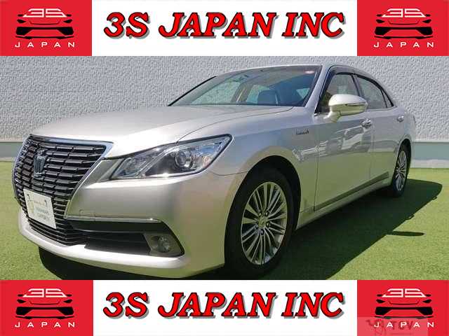 2014 Toyota Crown Hybrid