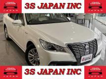 2013 Toyota Crown Hybrid