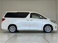 2013 Toyota Alphard