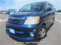 2004 Toyota Noah