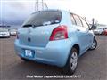 2005 Toyota Vitz