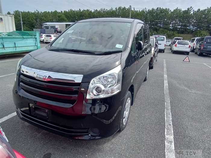 2010 Toyota Noah