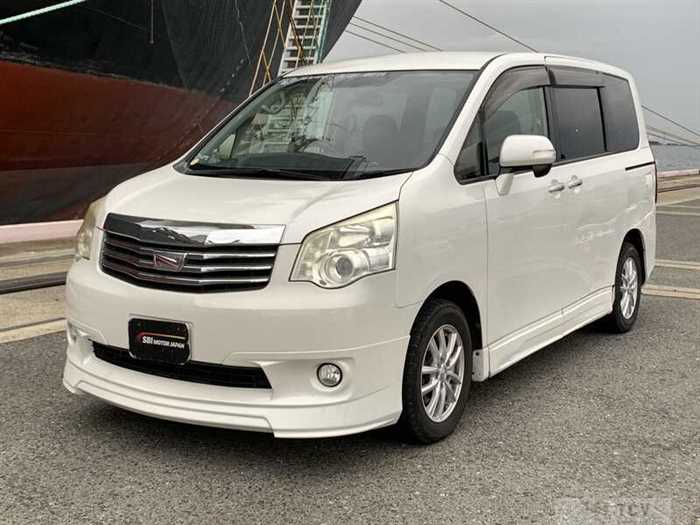 2012 Toyota Noah