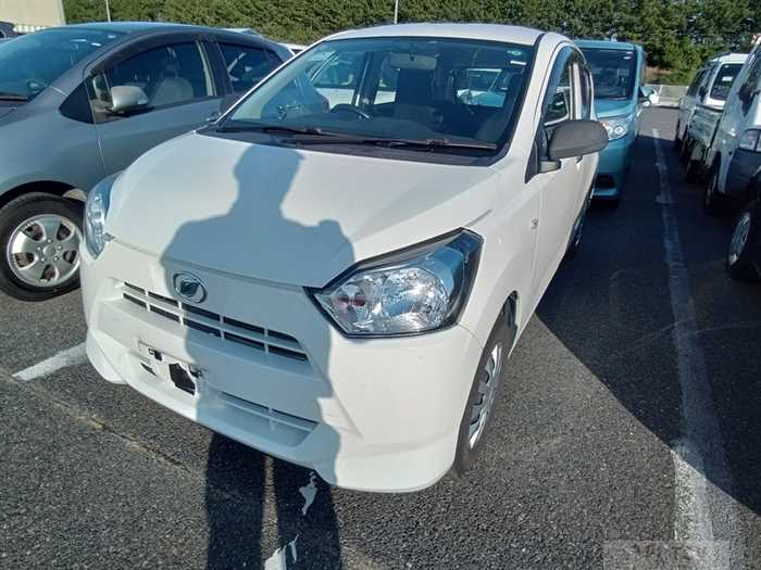 2018 Daihatsu Mira Es