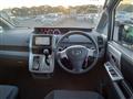 2007 Toyota Noah
