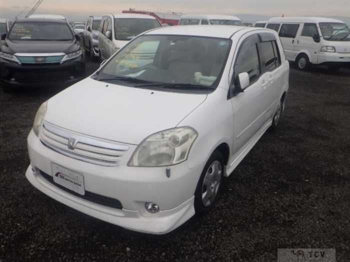 2005 Toyota Raum