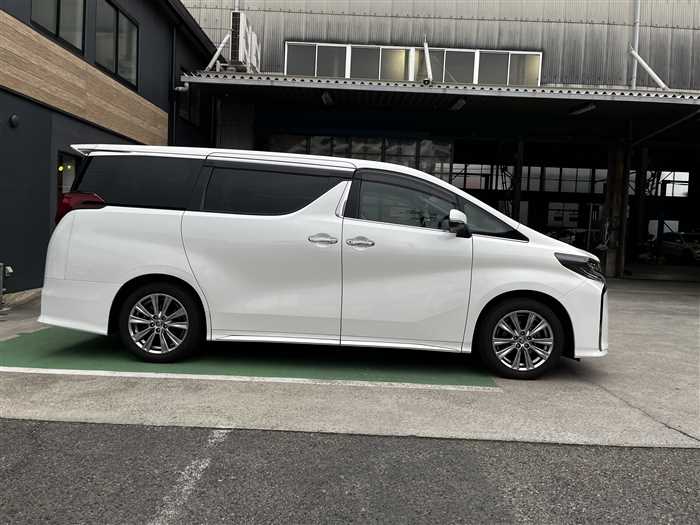 Toyota Alphard S Type Gold III 2022 — миниатюра 3