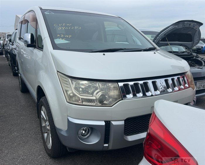 2013 Mitsubishi Delica D5