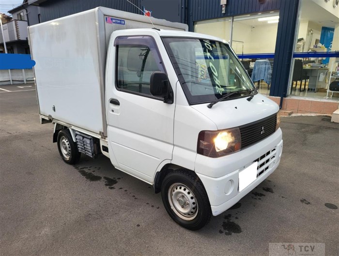 2007 Mitsubishi Minicab Van