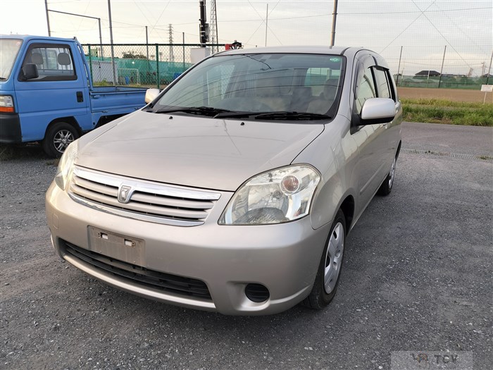 2003 Toyota Raum