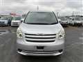 2007 Toyota Noah