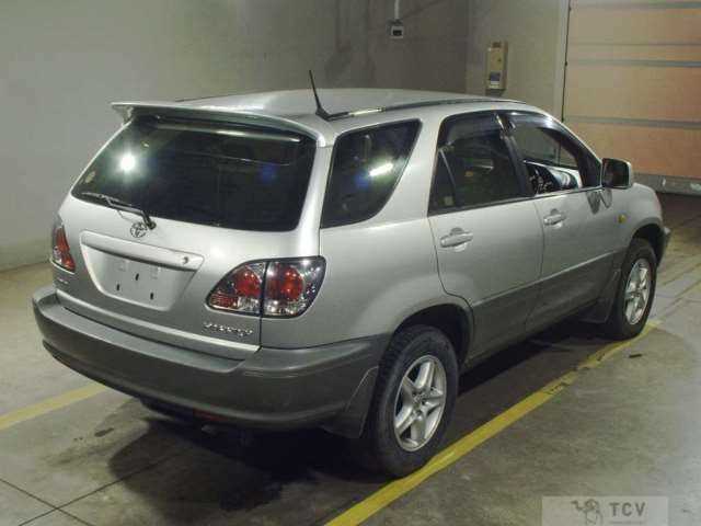 2002 Toyota Harrier