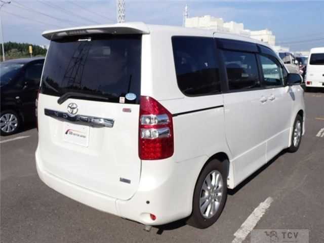 2010 Toyota Voxy