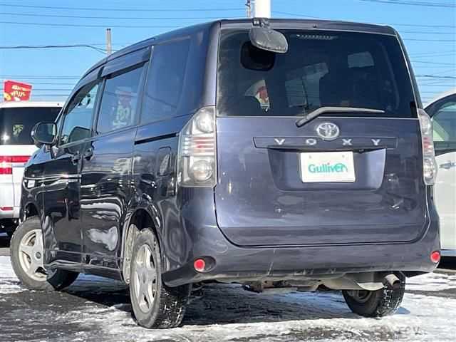 2007 Toyota Voxy