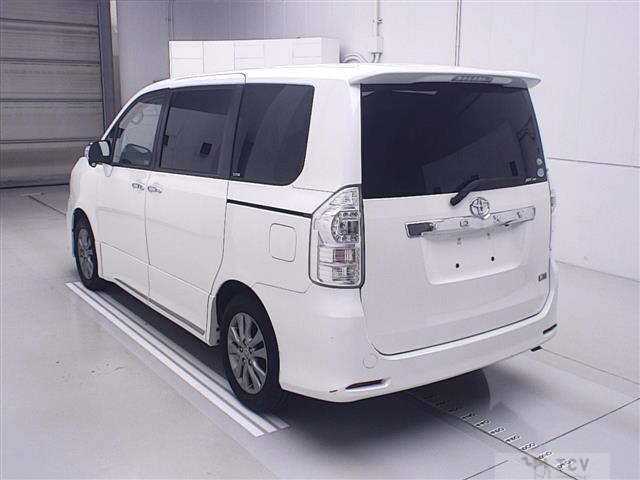 2012 Toyota Voxy