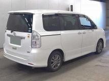 2011 Toyota Voxy