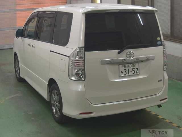 2008 Toyota Voxy