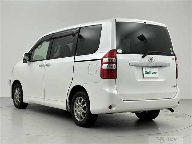 2012 Toyota Noah