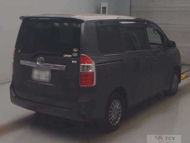 2007 Toyota Noah