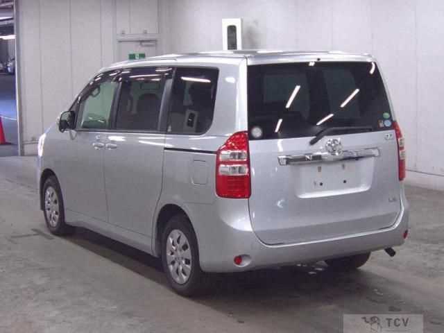 2013 Toyota Noah