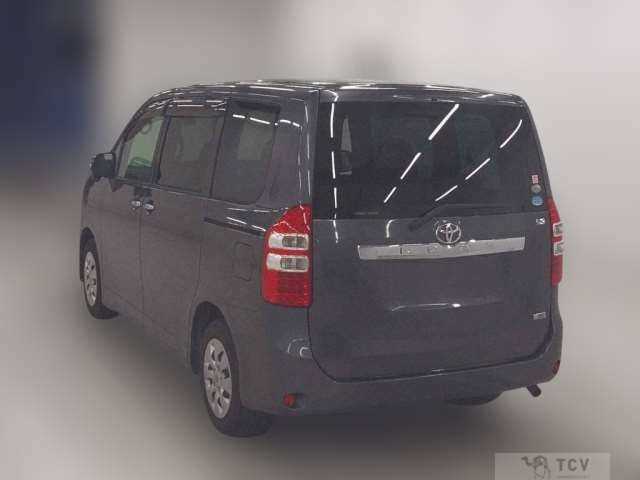 2011 Toyota Noah