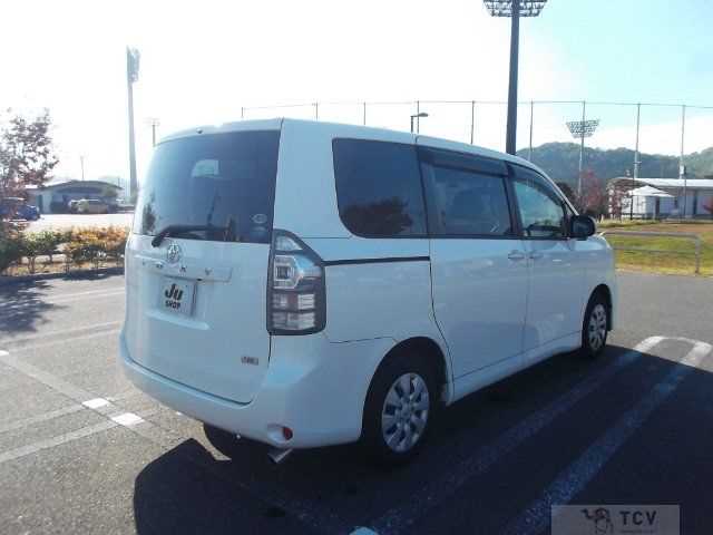 2011 Toyota Voxy