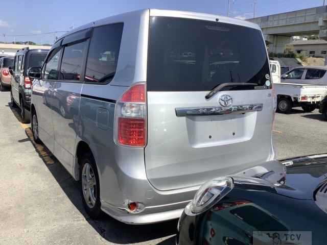 2008 Toyota Noah