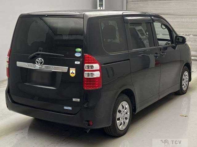 2013 Toyota Noah