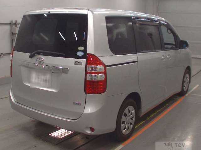 2011 Toyota Noah