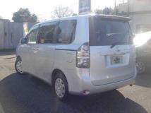 2007 Toyota Voxy