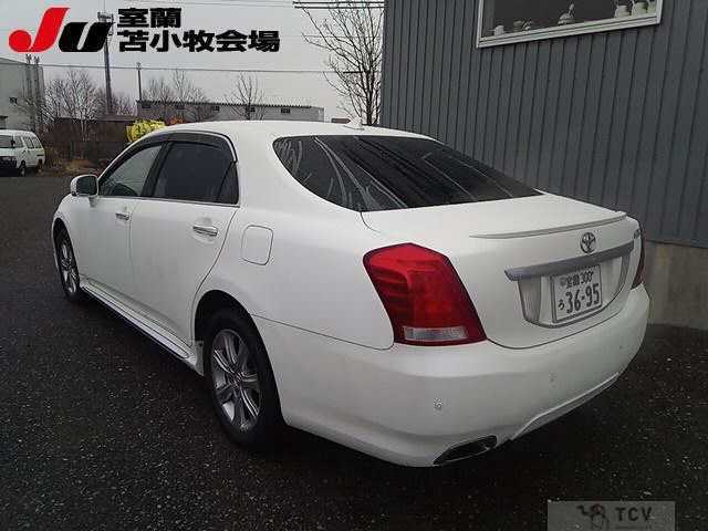2013 Toyota Crown Majesta