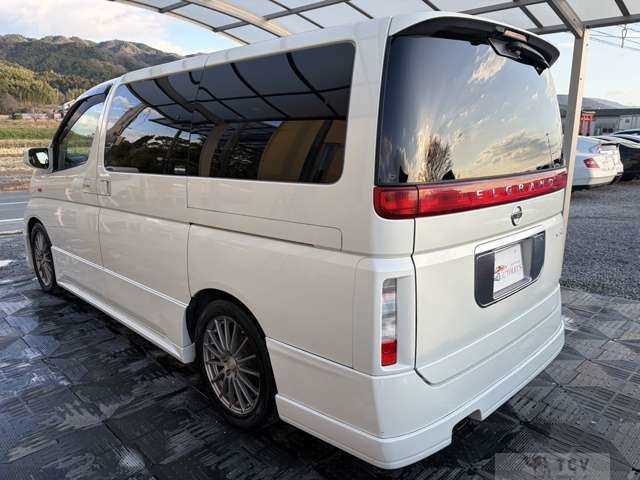 2004 Nissan Elgrand