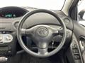 2005 Toyota Vitz