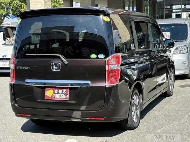 2013 Honda Step WGN