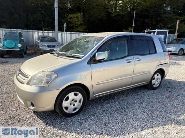 2005 Toyota Raum