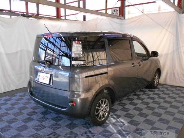 2013 Toyota Sienta