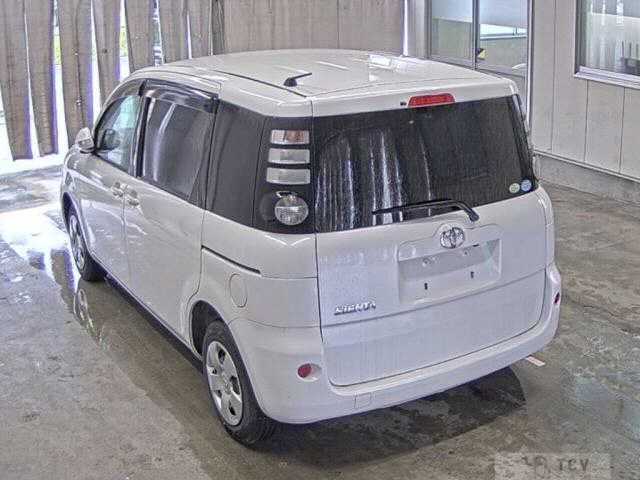 2010 Toyota Sienta