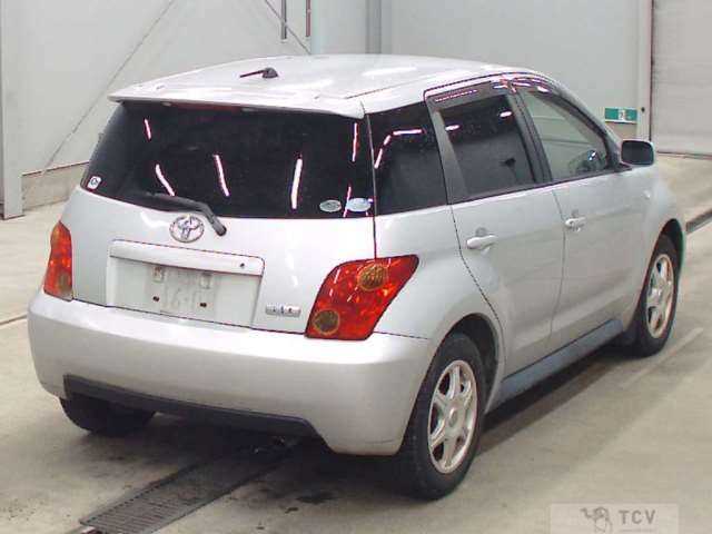 2004 Toyota IST