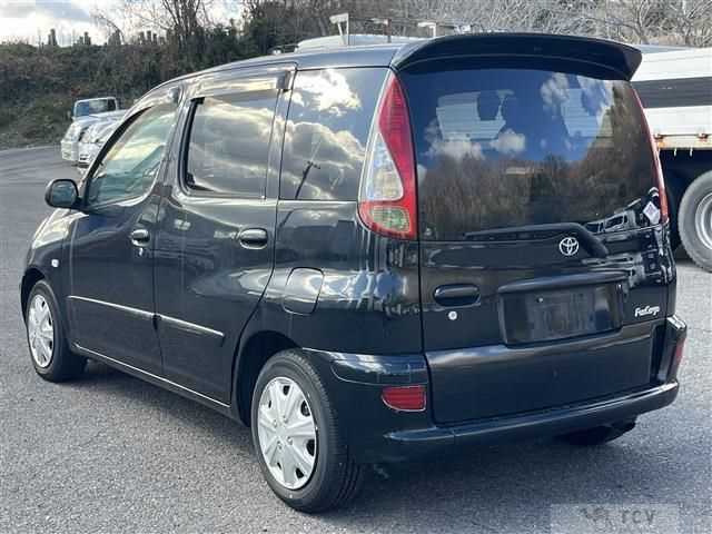 2002 Toyota Fun Cargo