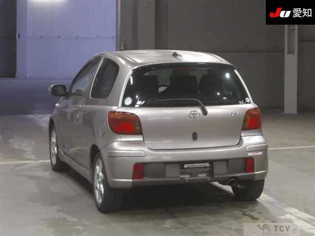 2004 Toyota Vitz