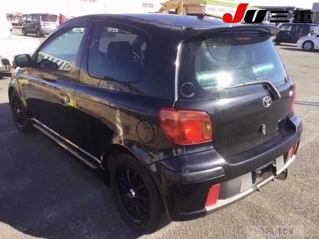 2004 Toyota Vitz