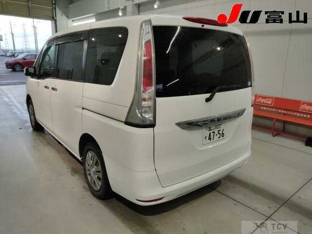 2011 Nissan Serena